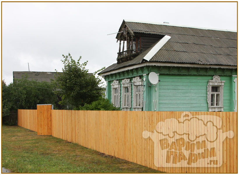 новый деревянный забор